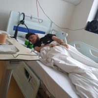 UPDATE 07.05.2025 – Cu paralizia agravată, Nicolas are nevoie de noi! Susține-l în lupta pentru recuperare!