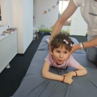 UPDATE 21.10.2025 – Micuța Daria are nevoie în continuare de sprijin pentru terapiile și tratamentele ei