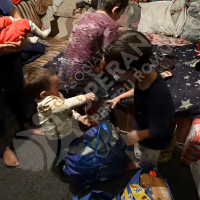 Alimente pentru familia lui Oana Buzatu, dăruite cu ajutorul donațiilor voastre