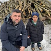 Datorita donatiilor am reusit sa ii ducem lemne de foc