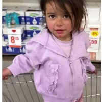 Diana, Cristina si Estera si-au umplut cosul cu alimentele pe care si le-au dorit