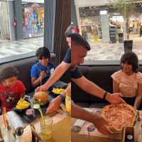 Pizza si o iesire la restaurant pentru fetele din Saulia