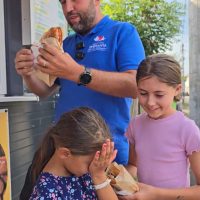 O mica bucurie pentru fetele familiei Otelas